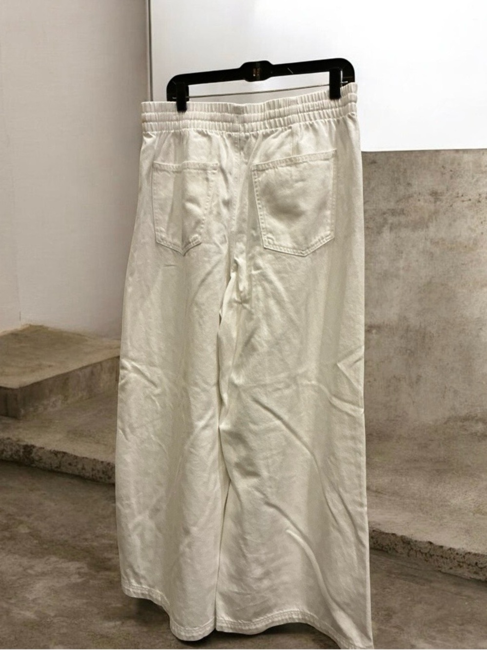 Universal Thread Wide-Leg Drawstring Pants in White - Picture 5 of 10